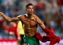 Ronaldo bị treo giò ở vòng loại World Cup 2022 do nhận 2 thẻ vàng